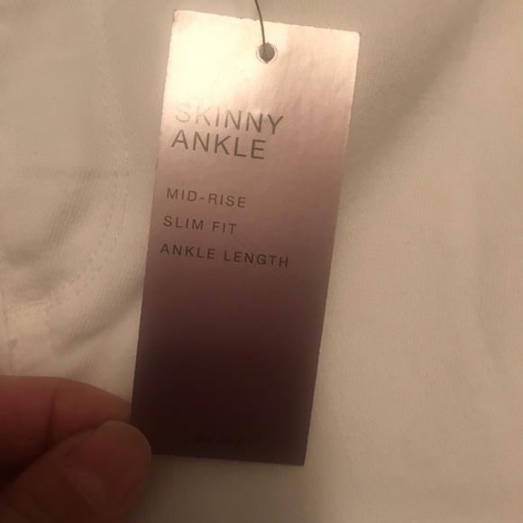 New distressed white jeans - Picture 5 of 6